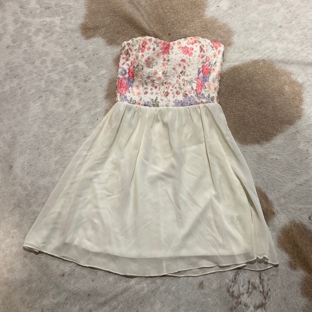 Ladies Strapless Dress